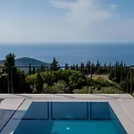 J&c Luxury Villa